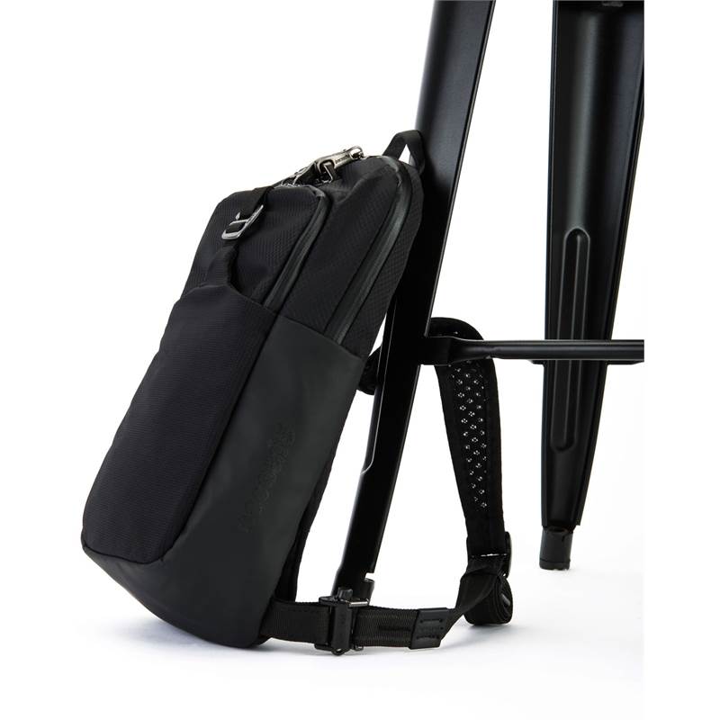 Pacsafe Venturesafe X6 Anti-Theft 6L Sling Pack-4