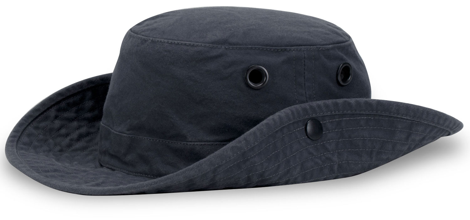 washing a tilley hat
