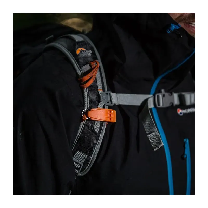 Lifesystems Hurricane Whistle-3