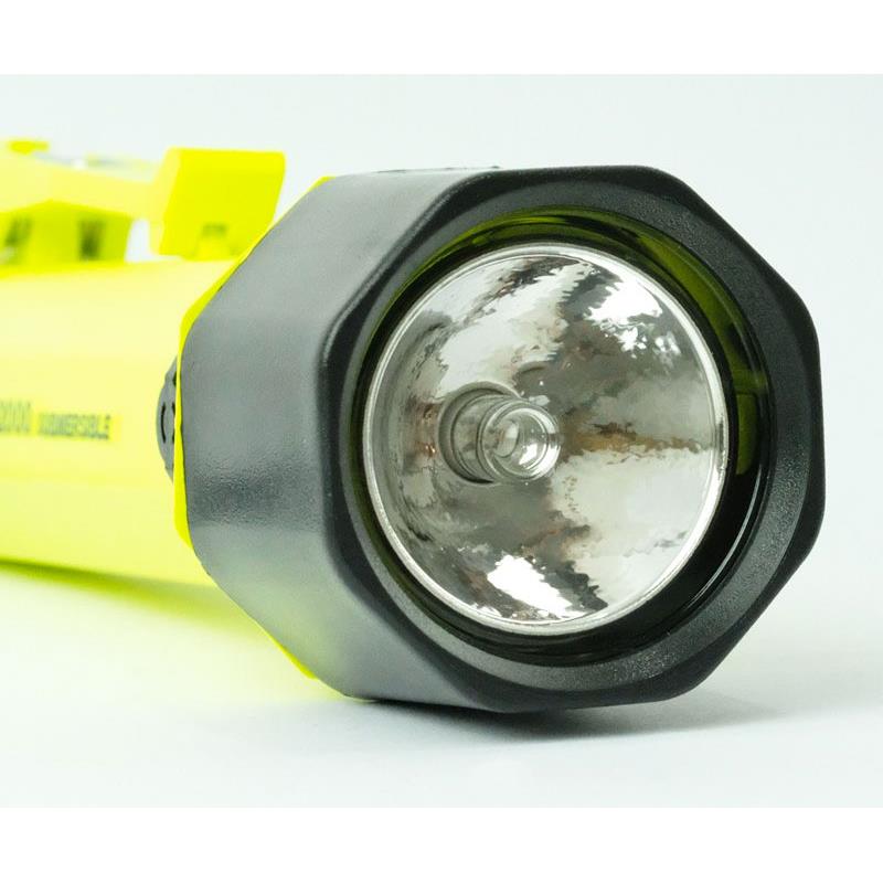 Peli Sabrelite 2000 Waterproof Torch-5
