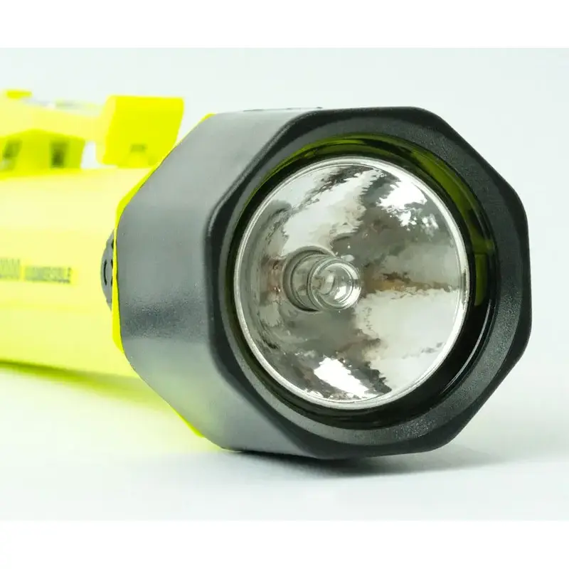 Peli Sabrelite 2000 Waterproof Torch-5