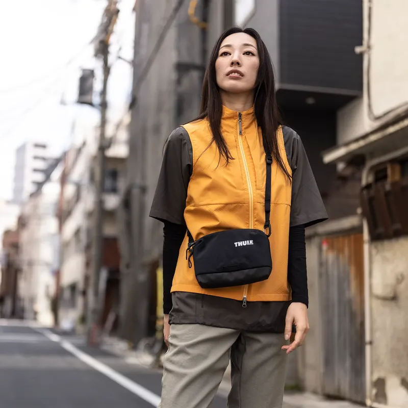 Thule Paramount 2L Crossbody Bag-4