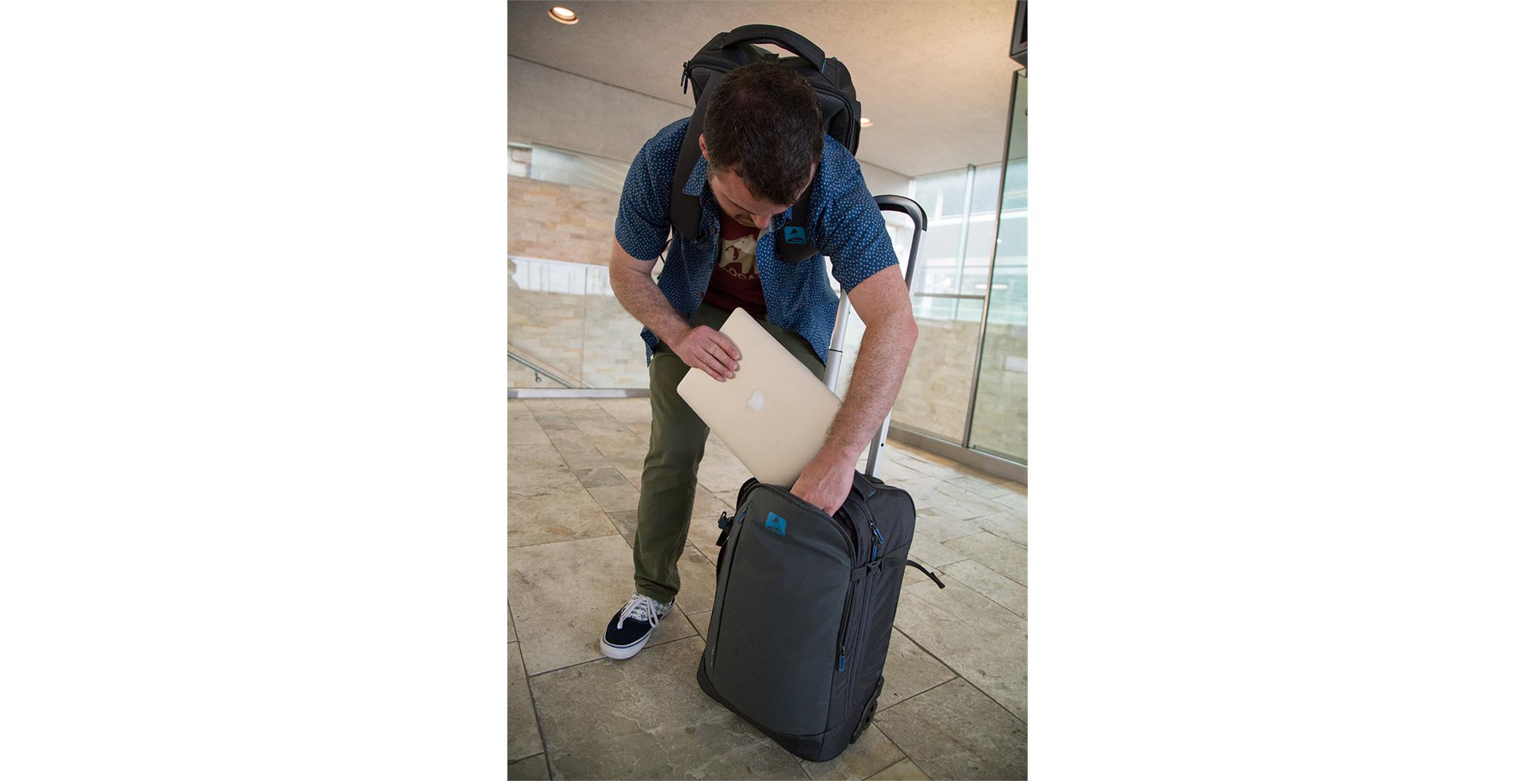 Vango Runway 40L Wheeled Bag